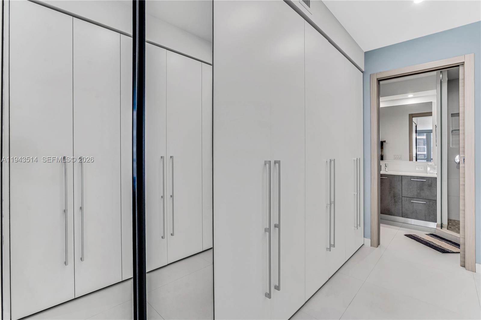 10155 Collins Avenue # 606