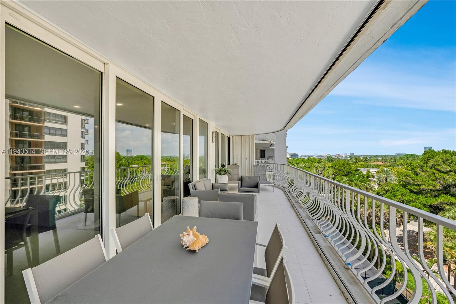 10155 Collins Avenue # 606