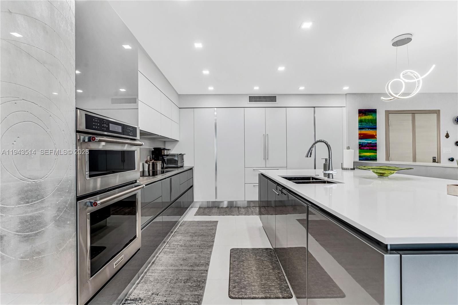 10155 Collins Avenue # 606
