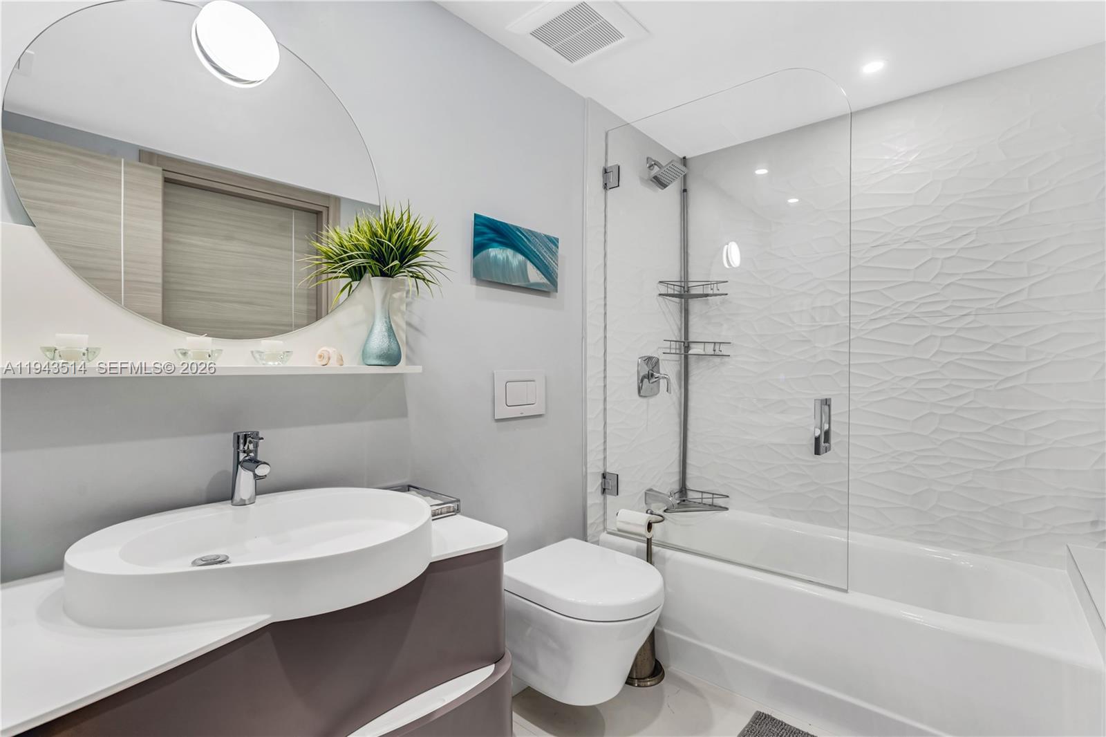 10155 Collins Avenue # 606