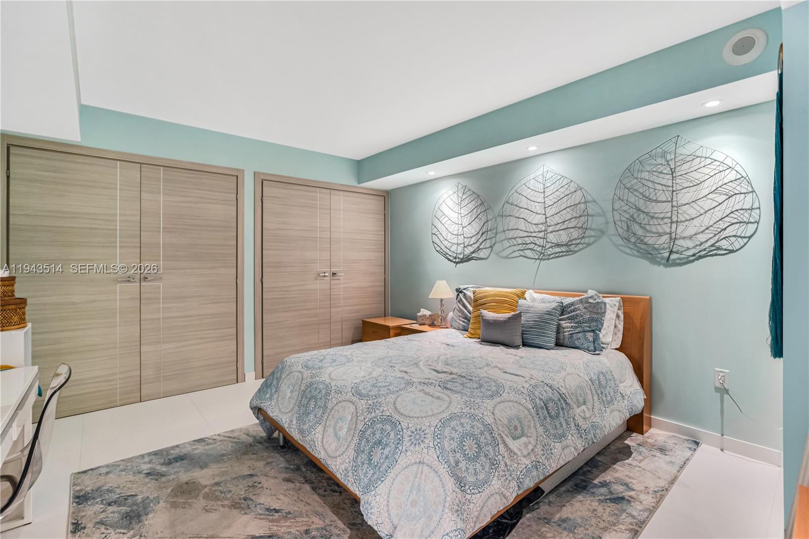 10155 Collins Avenue # 606