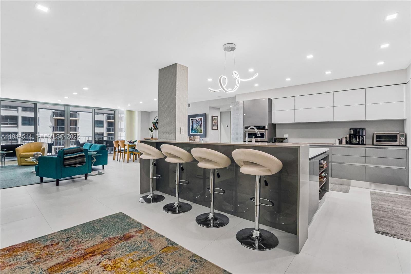 10155 Collins Avenue # 606