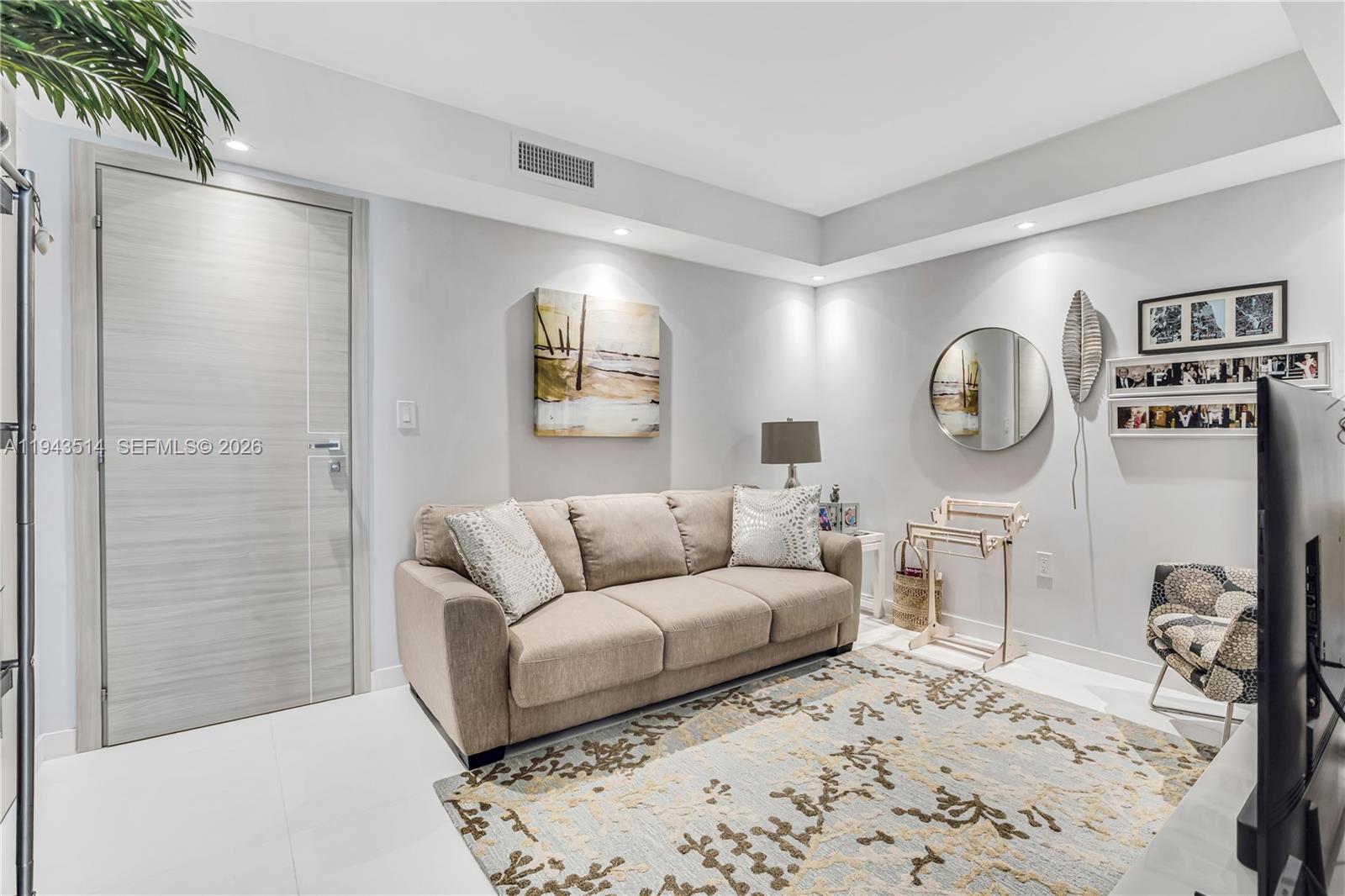 10155 Collins Avenue # 606
