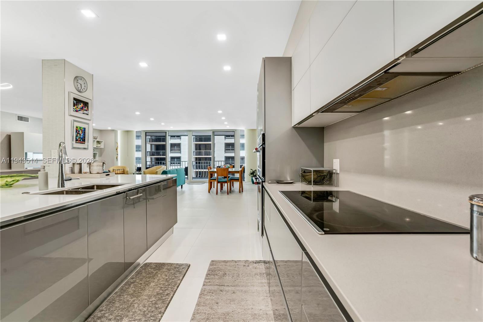 10155 Collins Avenue # 606