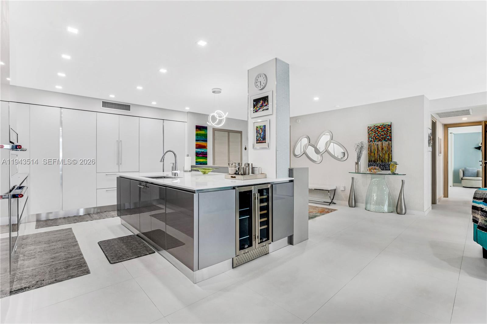 10155 Collins Avenue # 606