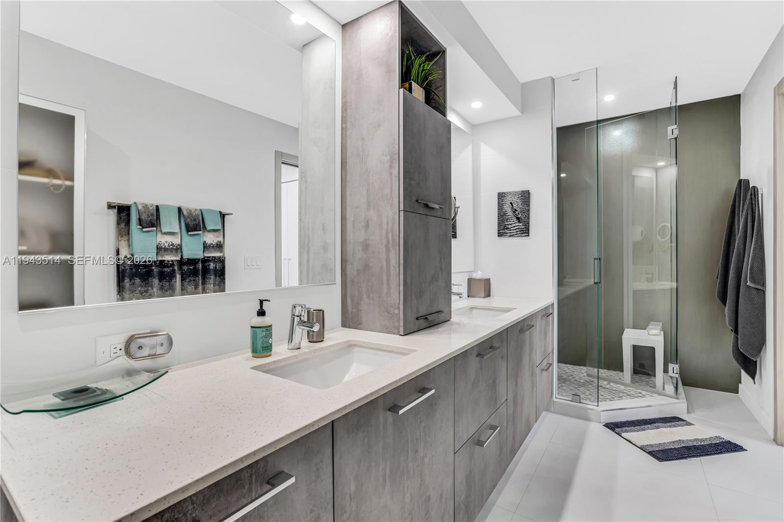 10155 Collins Avenue # 606