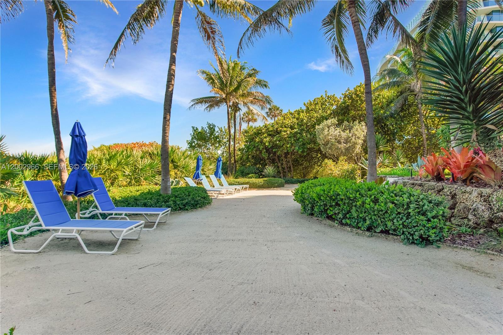 9401 Collins Ave # 1004