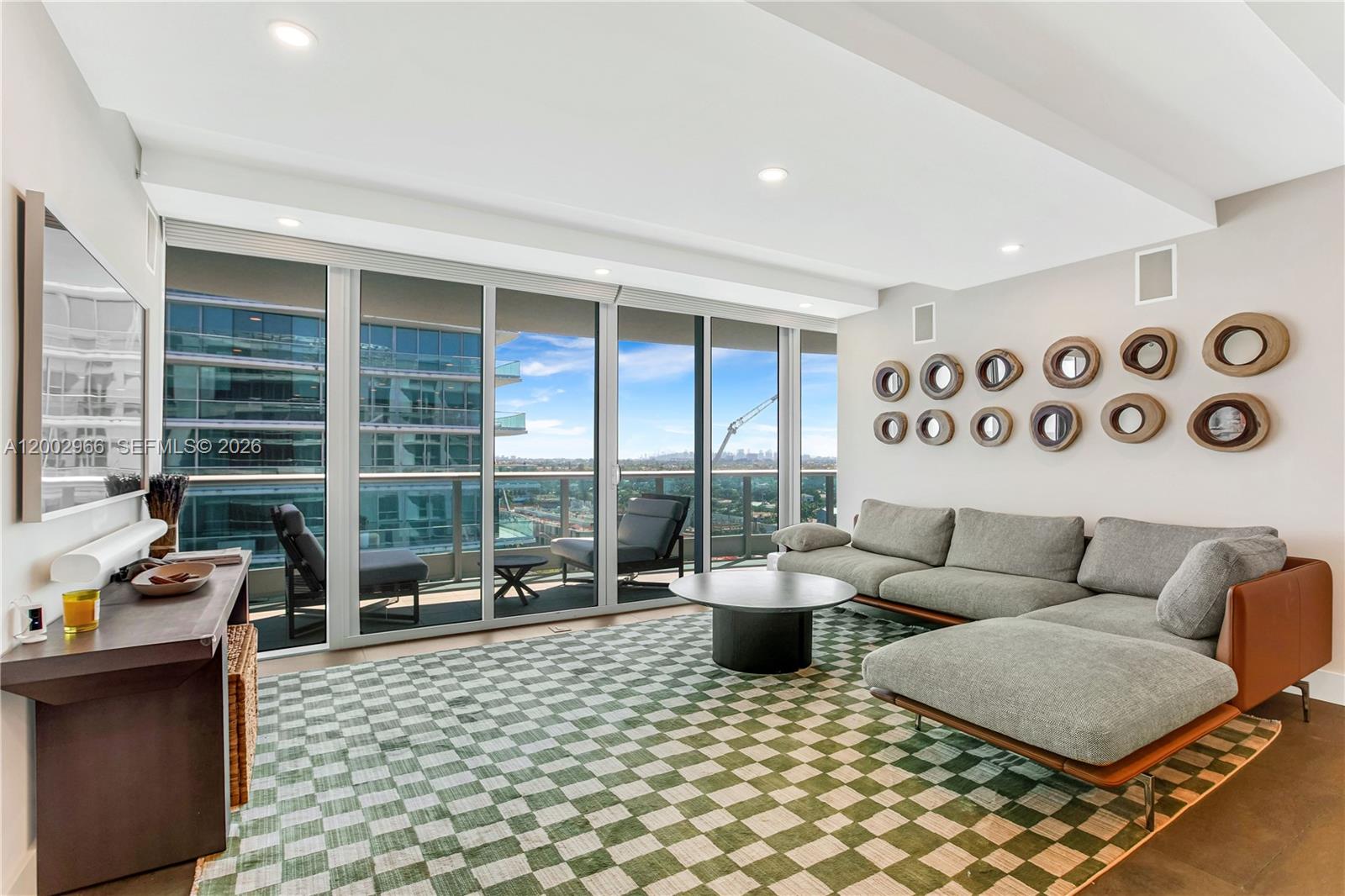 9401 Collins Ave # 1004