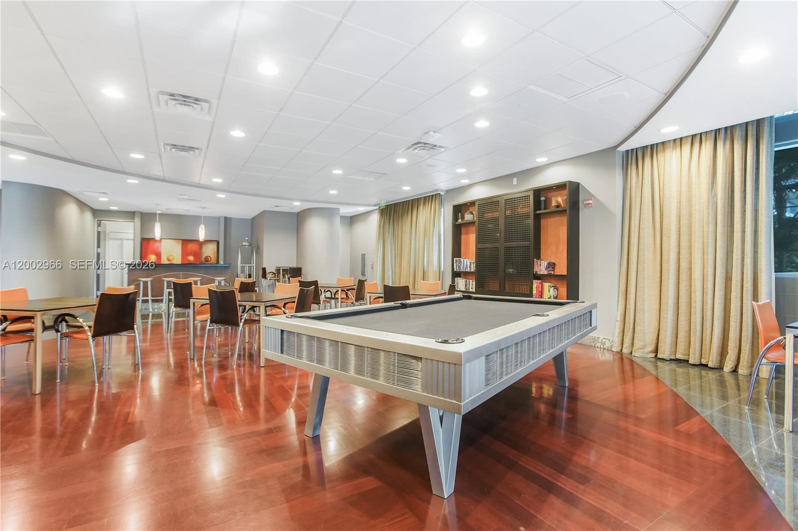 9401 Collins Ave # 1004