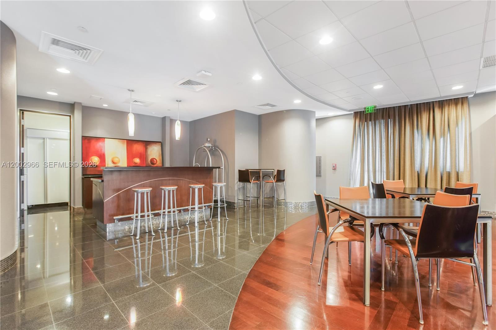 9401 Collins Ave # 1004