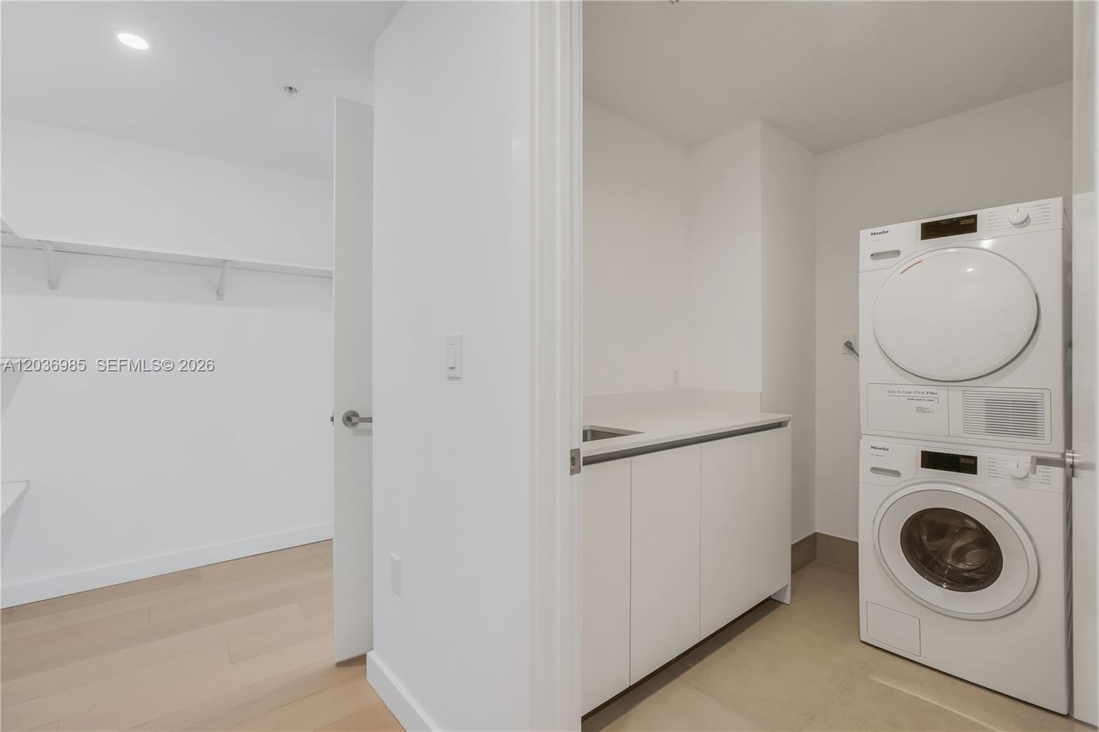 9221 East Bay Harbor Drive # 511