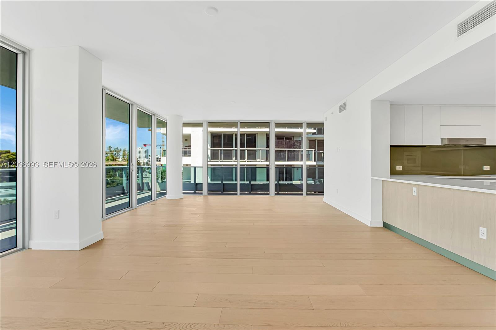 9221 E Bay Harbor Drive # 512
