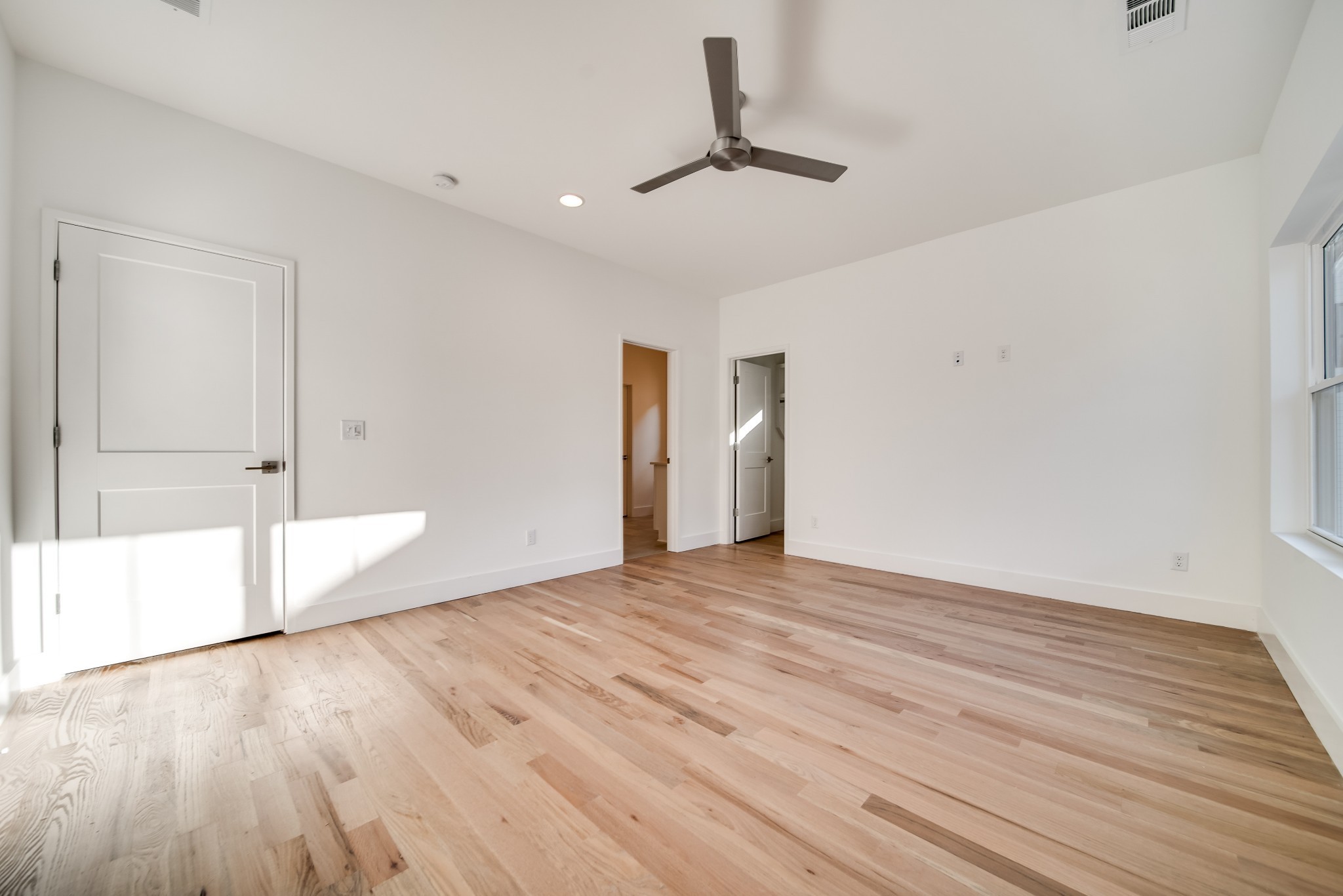 405 Marshall Street Unit: 5