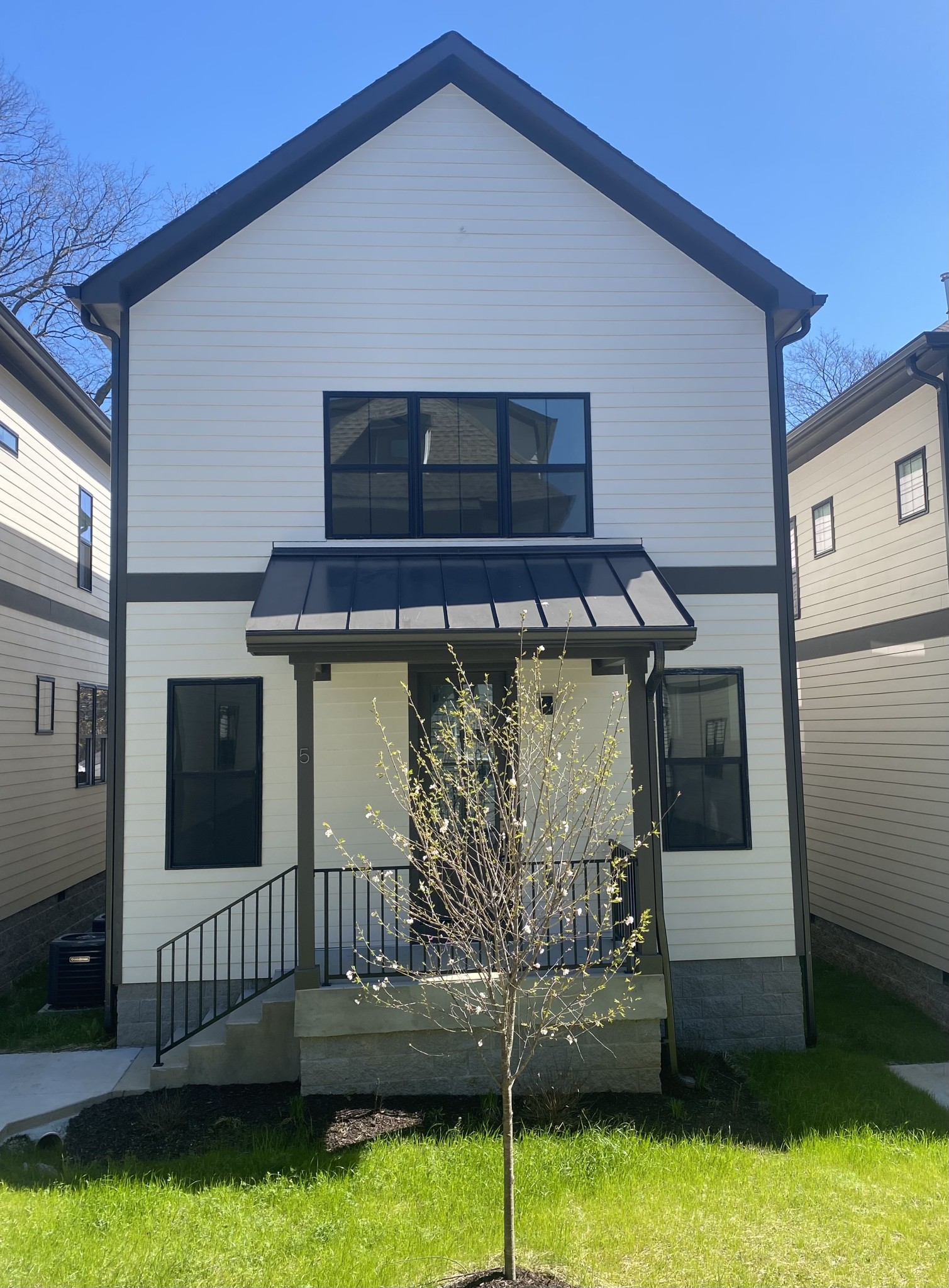 405 Marshall Street Unit: 5