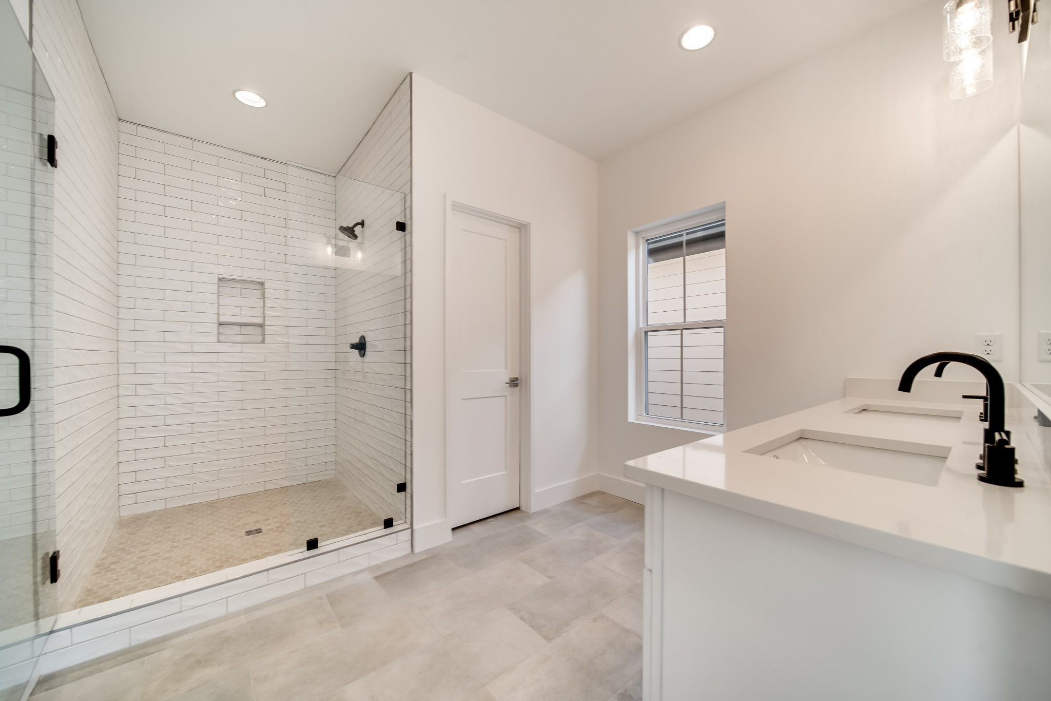 405 Marshall Street Unit: 5