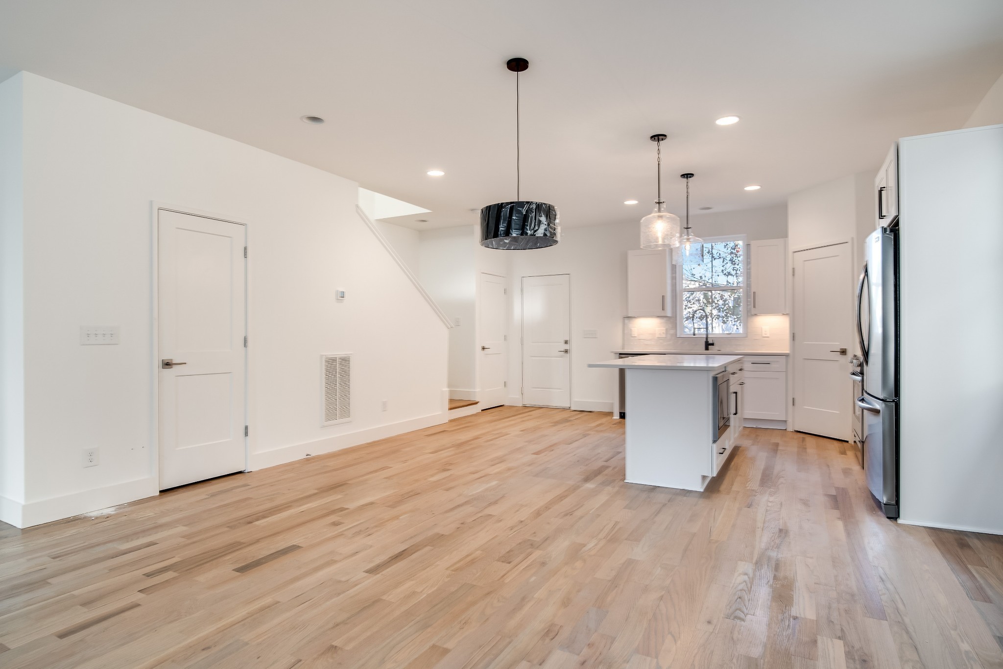405 Marshall Street Unit: 5