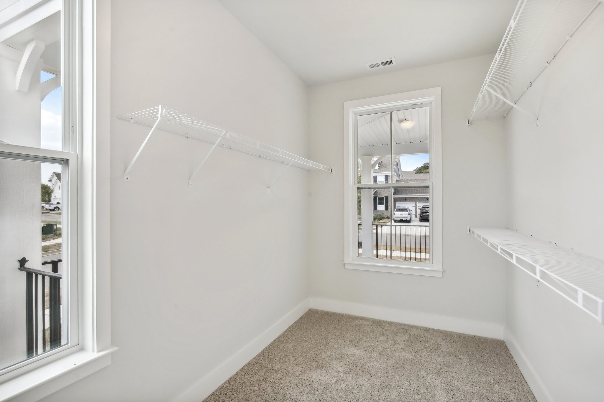 860 Rockwell Dr