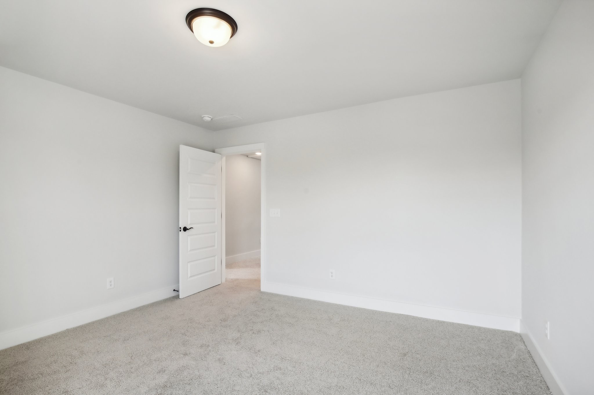 860 Rockwell Dr