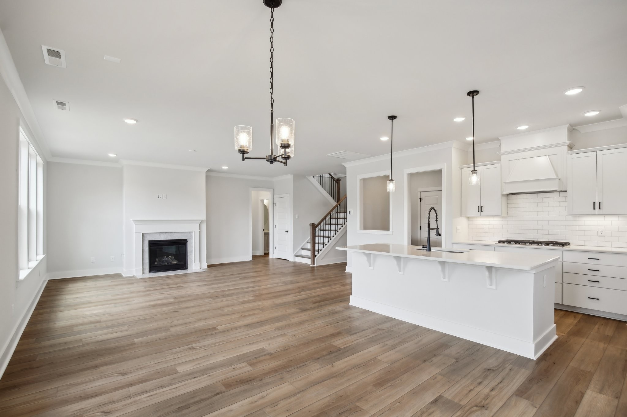 860 Rockwell Dr
