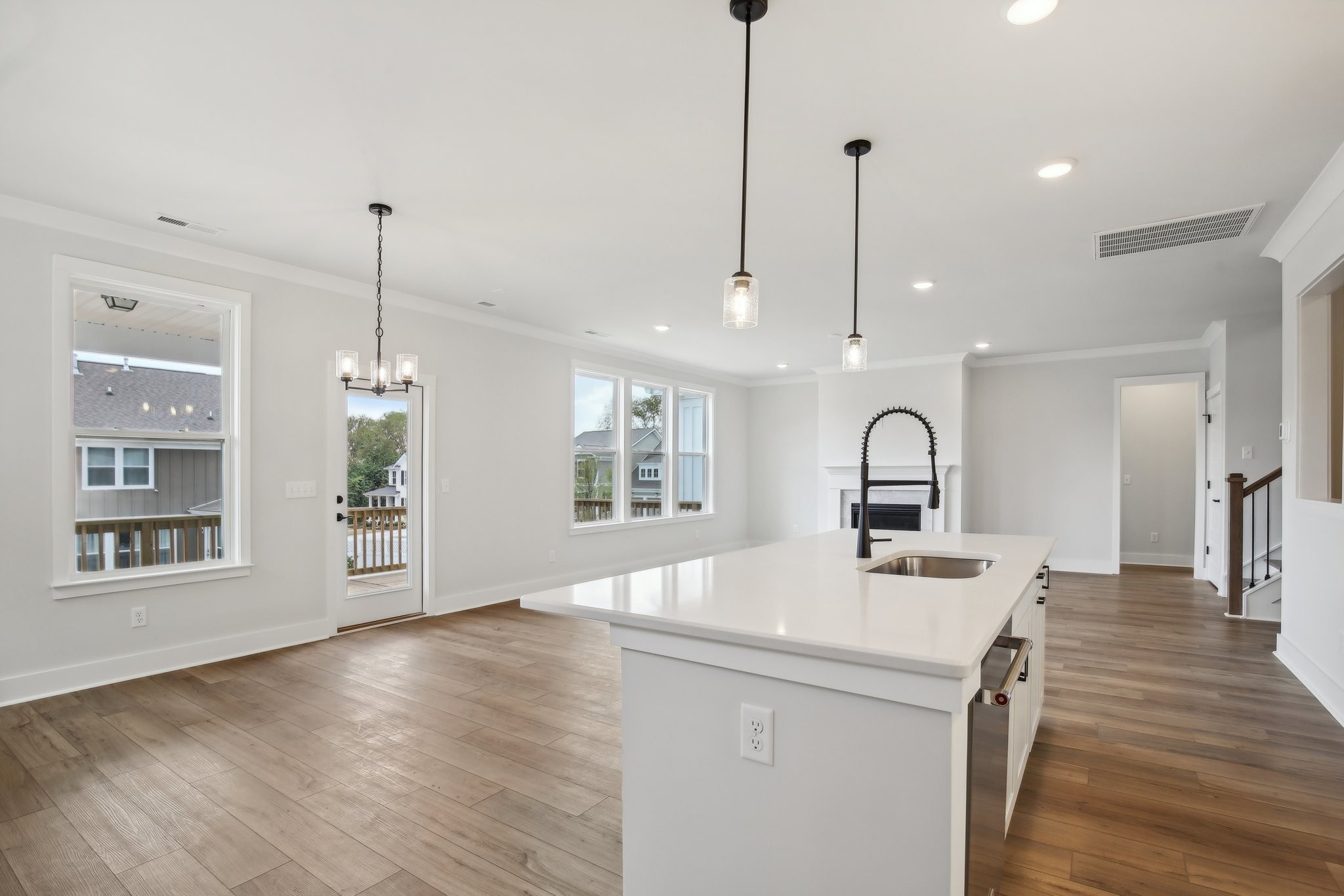 860 Rockwell Dr