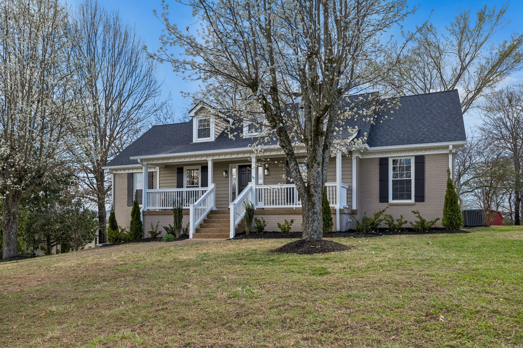 1115 Oak Creek Dr