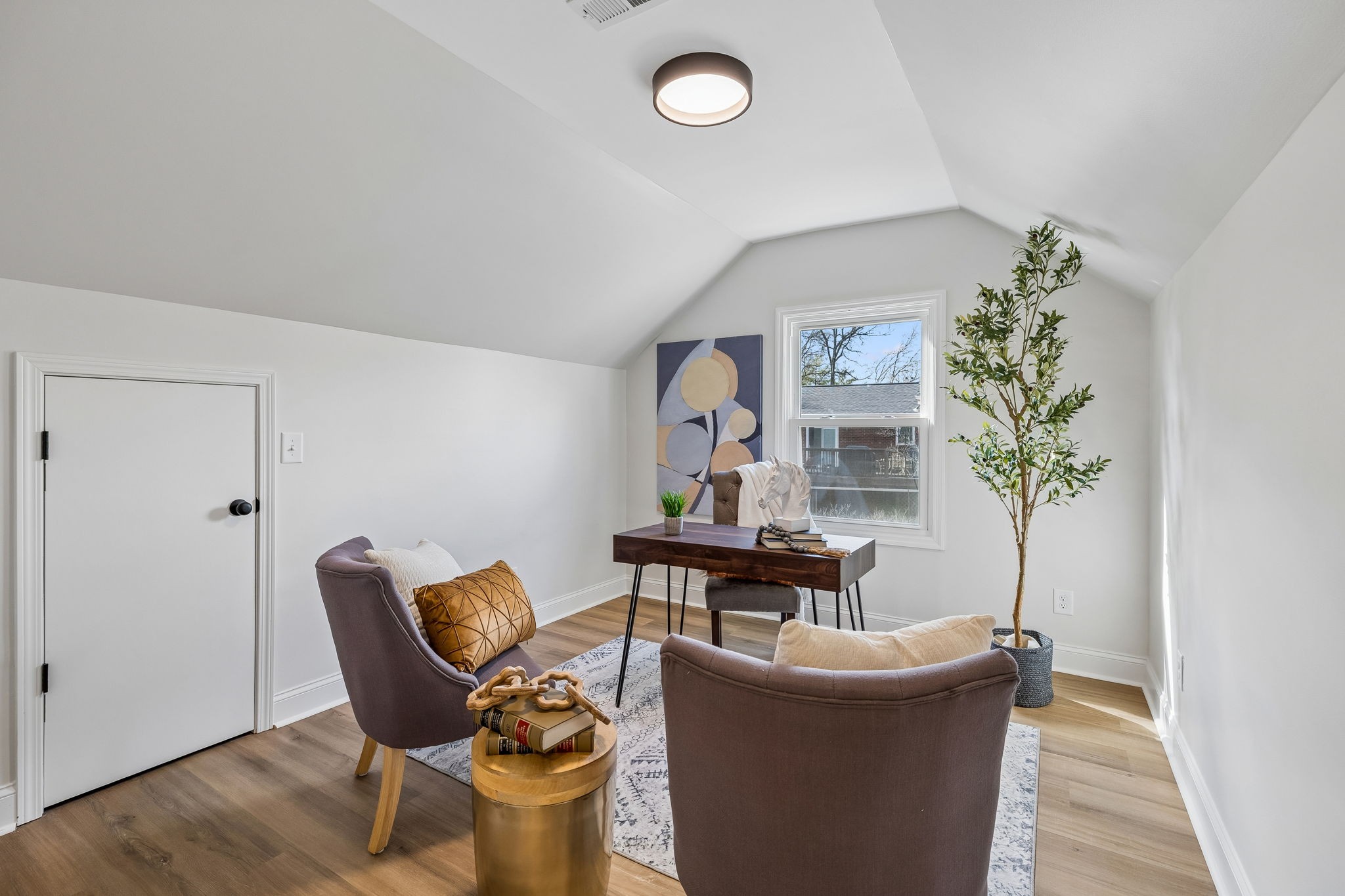 1115 Oak Creek Dr