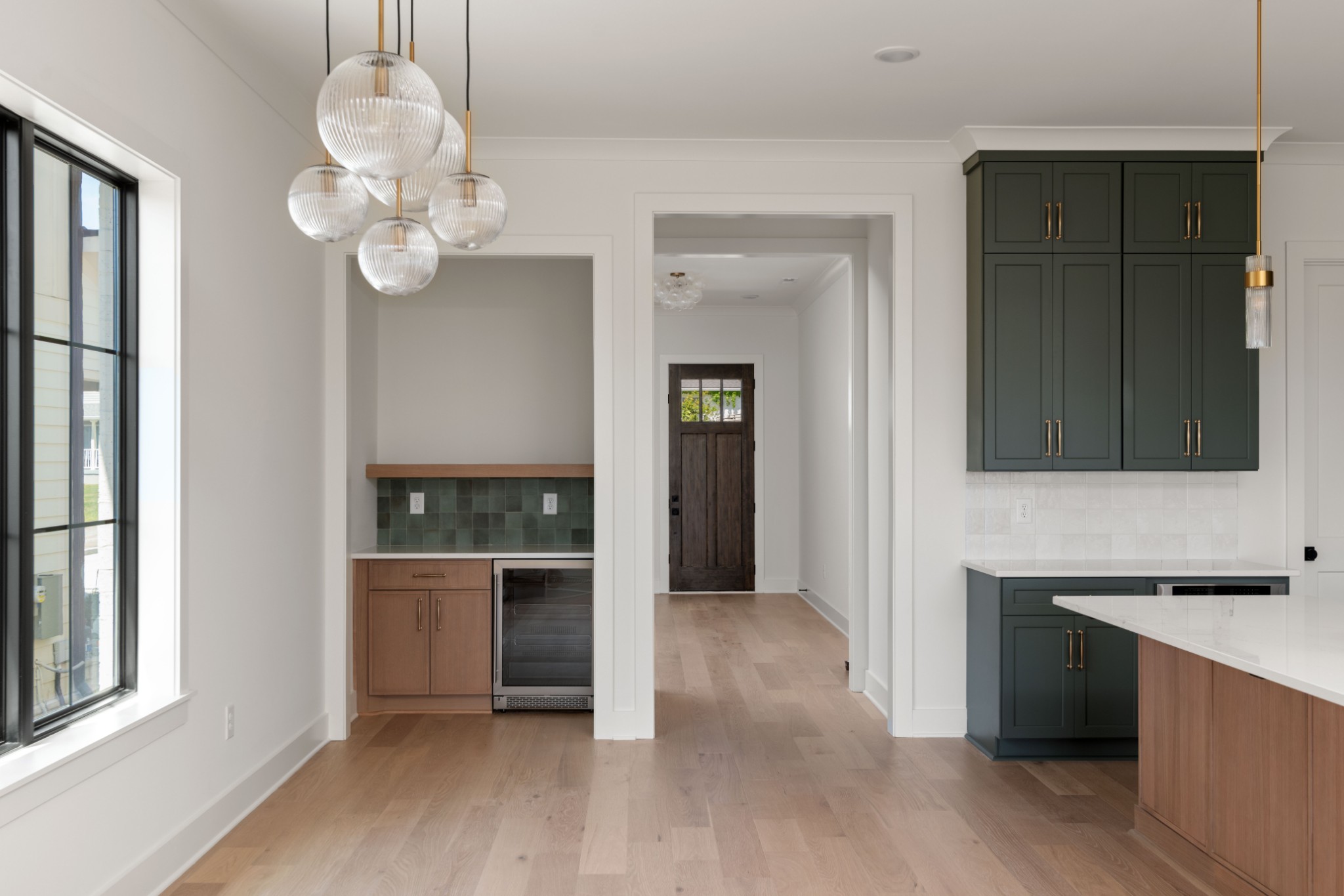213 Perlen Dr Unit: B