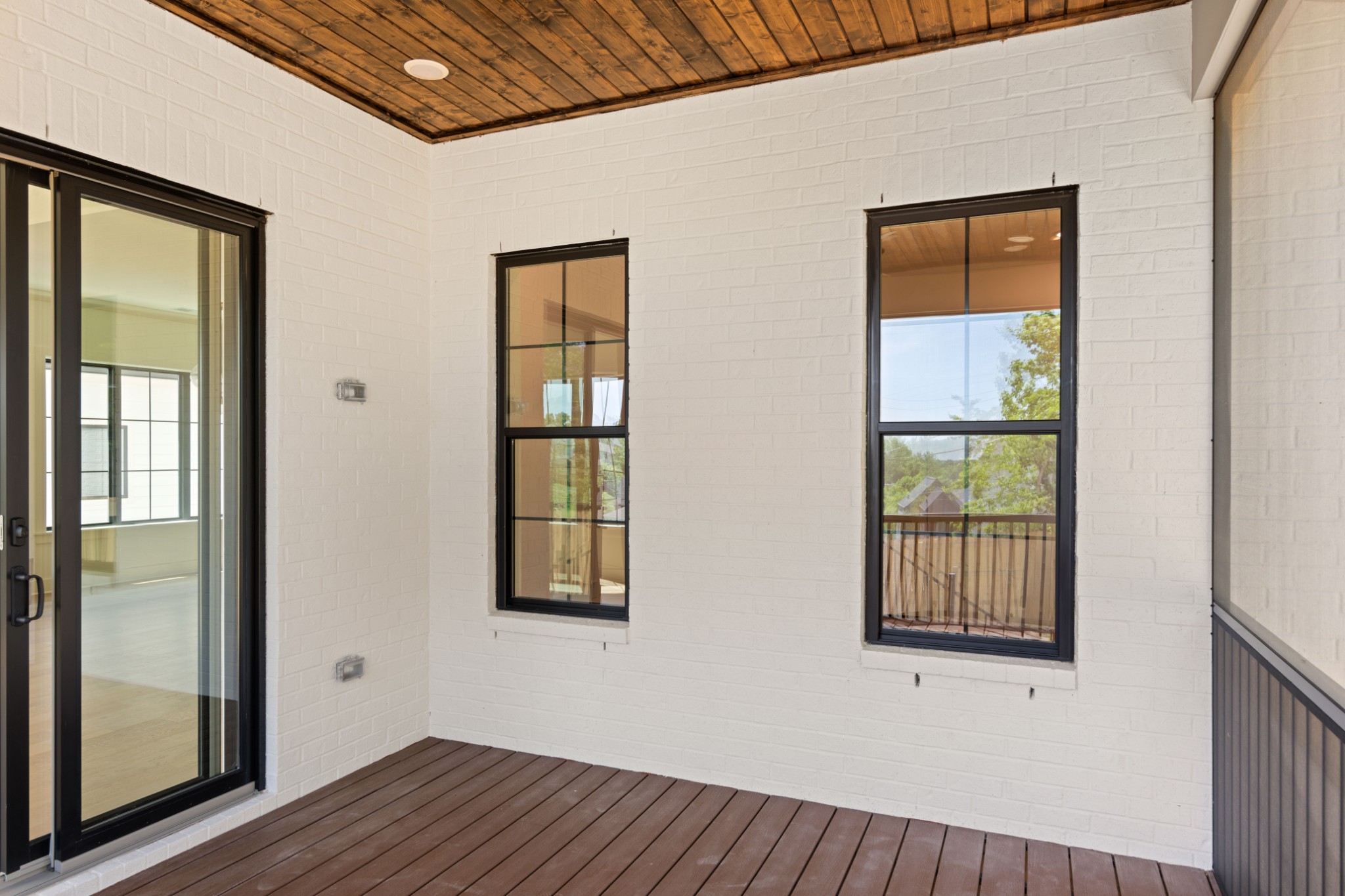 213 Perlen Dr Unit: B