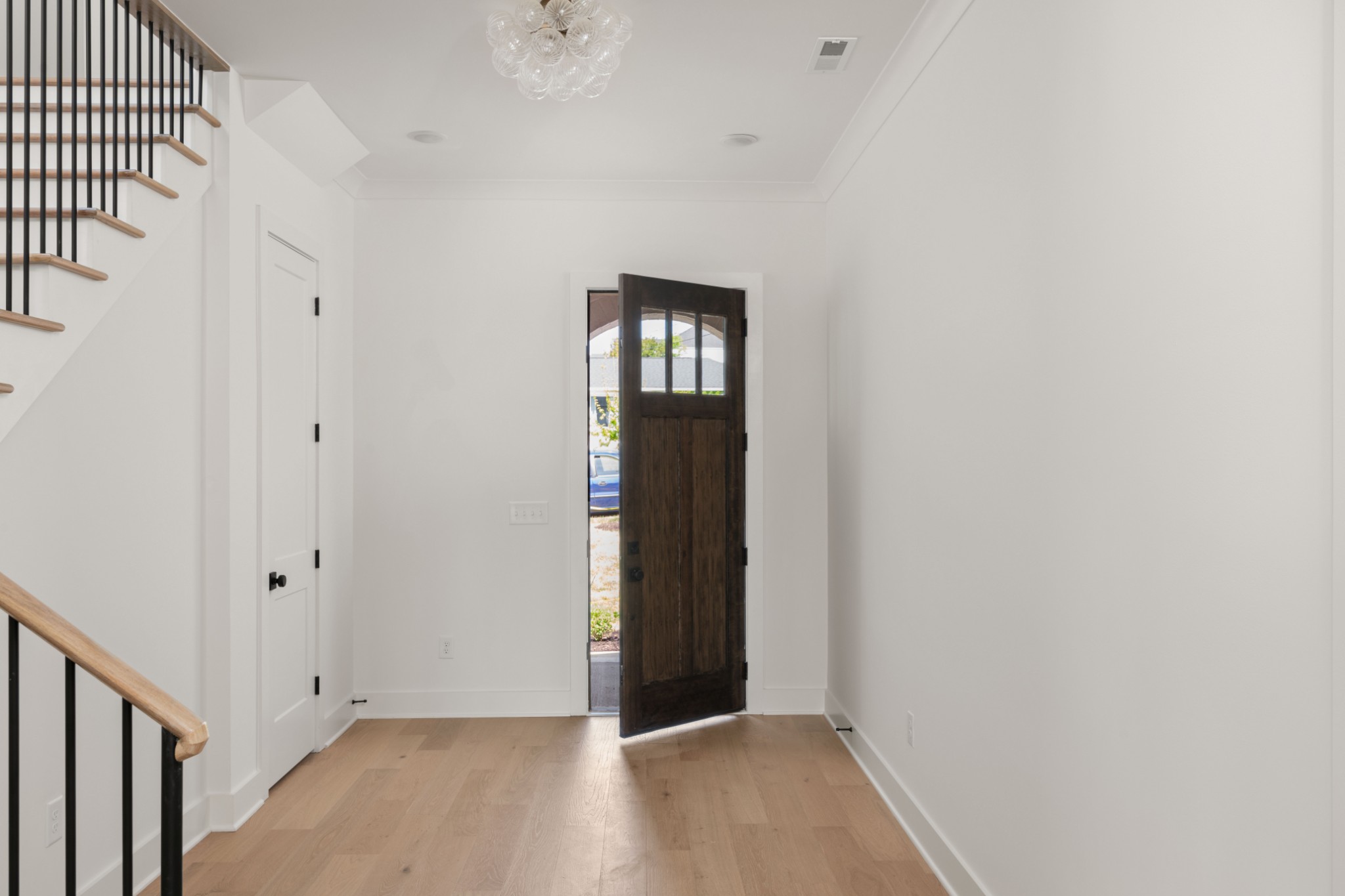 213 Perlen Dr Unit: B