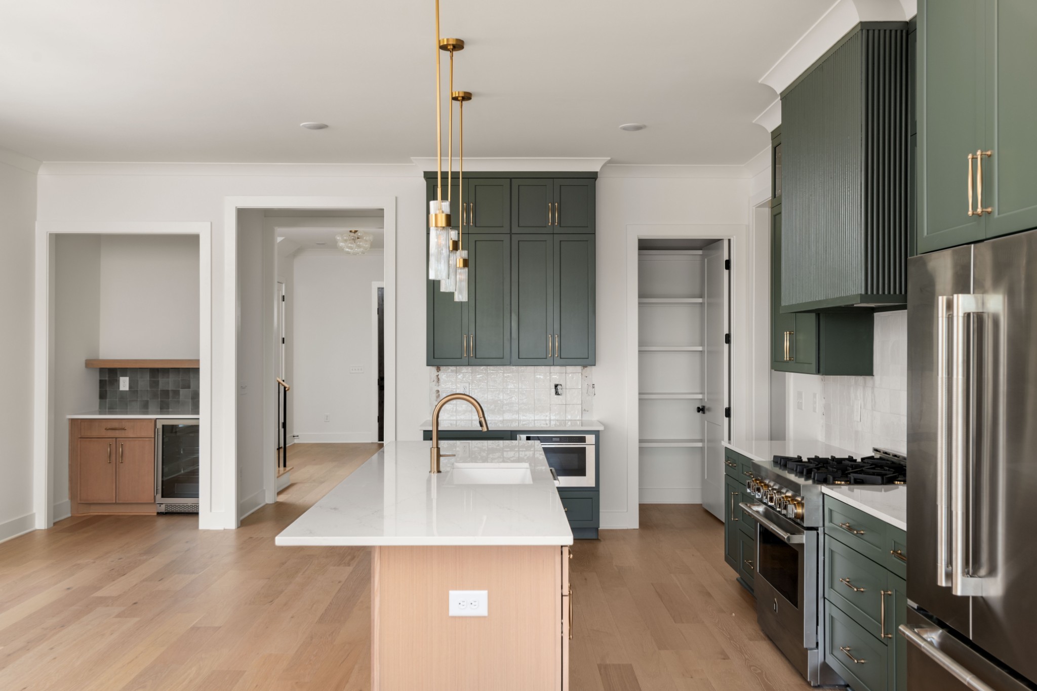 213 Perlen Dr Unit: B