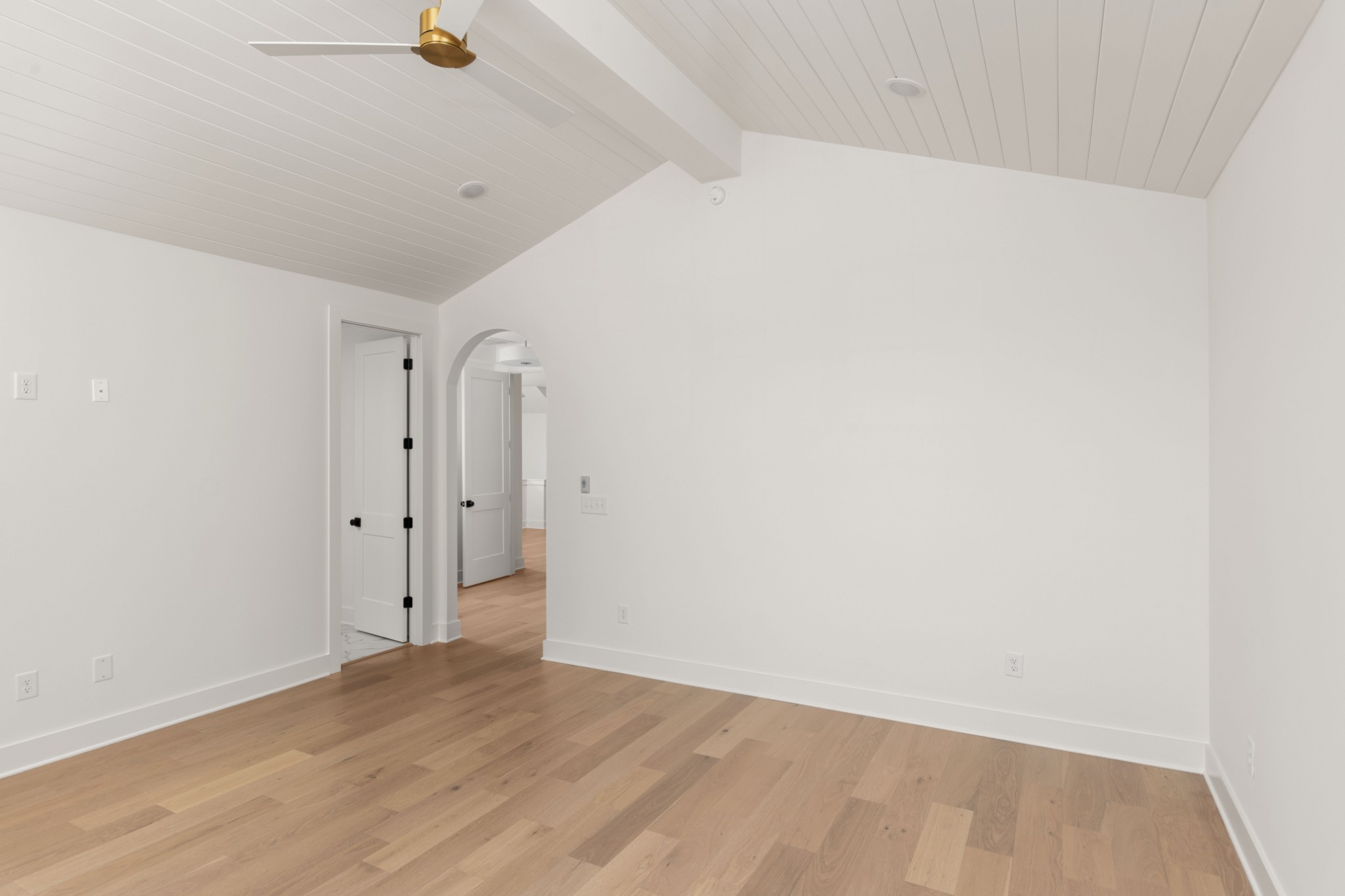 213 Perlen Dr Unit: B