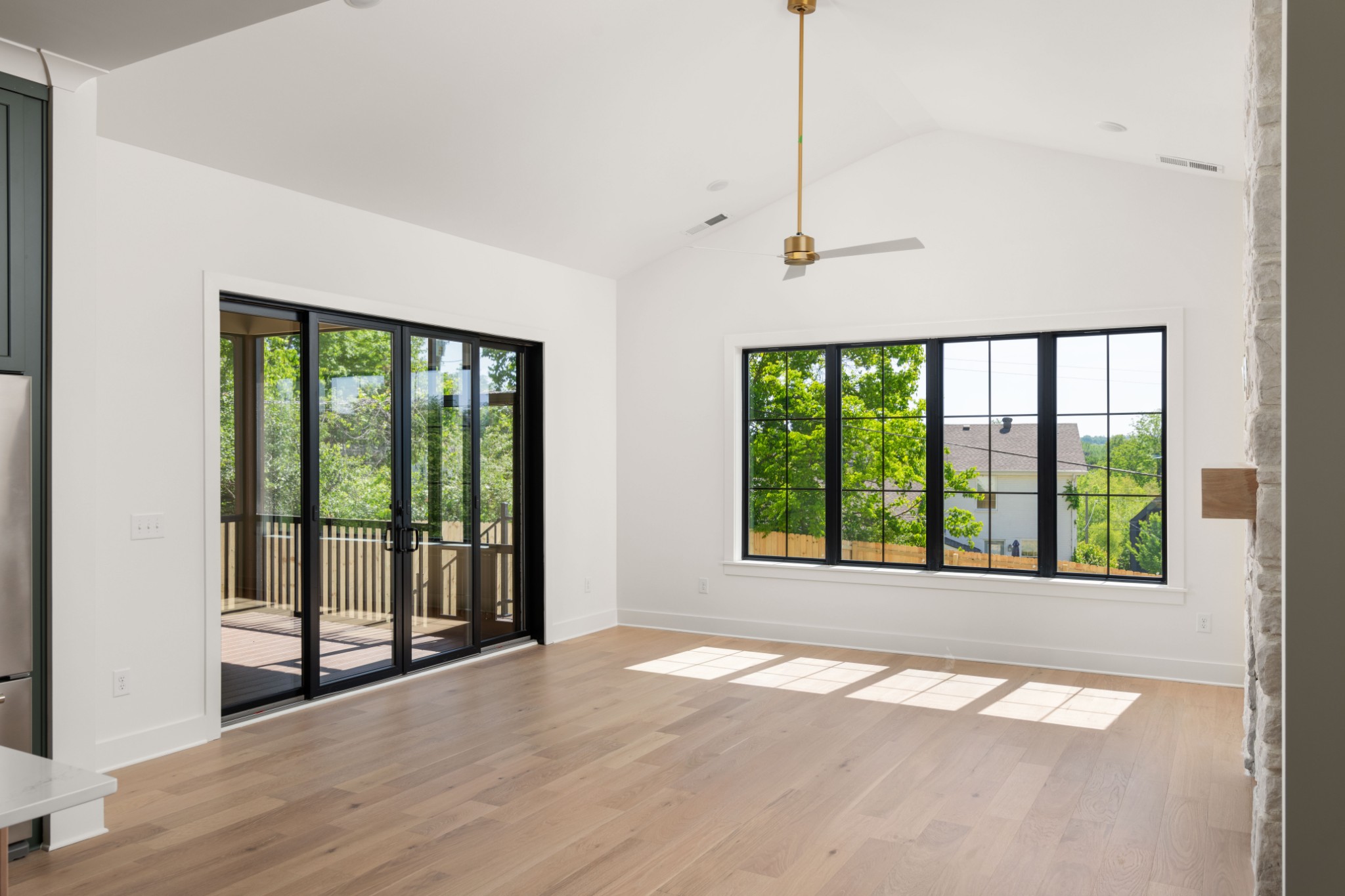 213 Perlen Dr Unit: B
