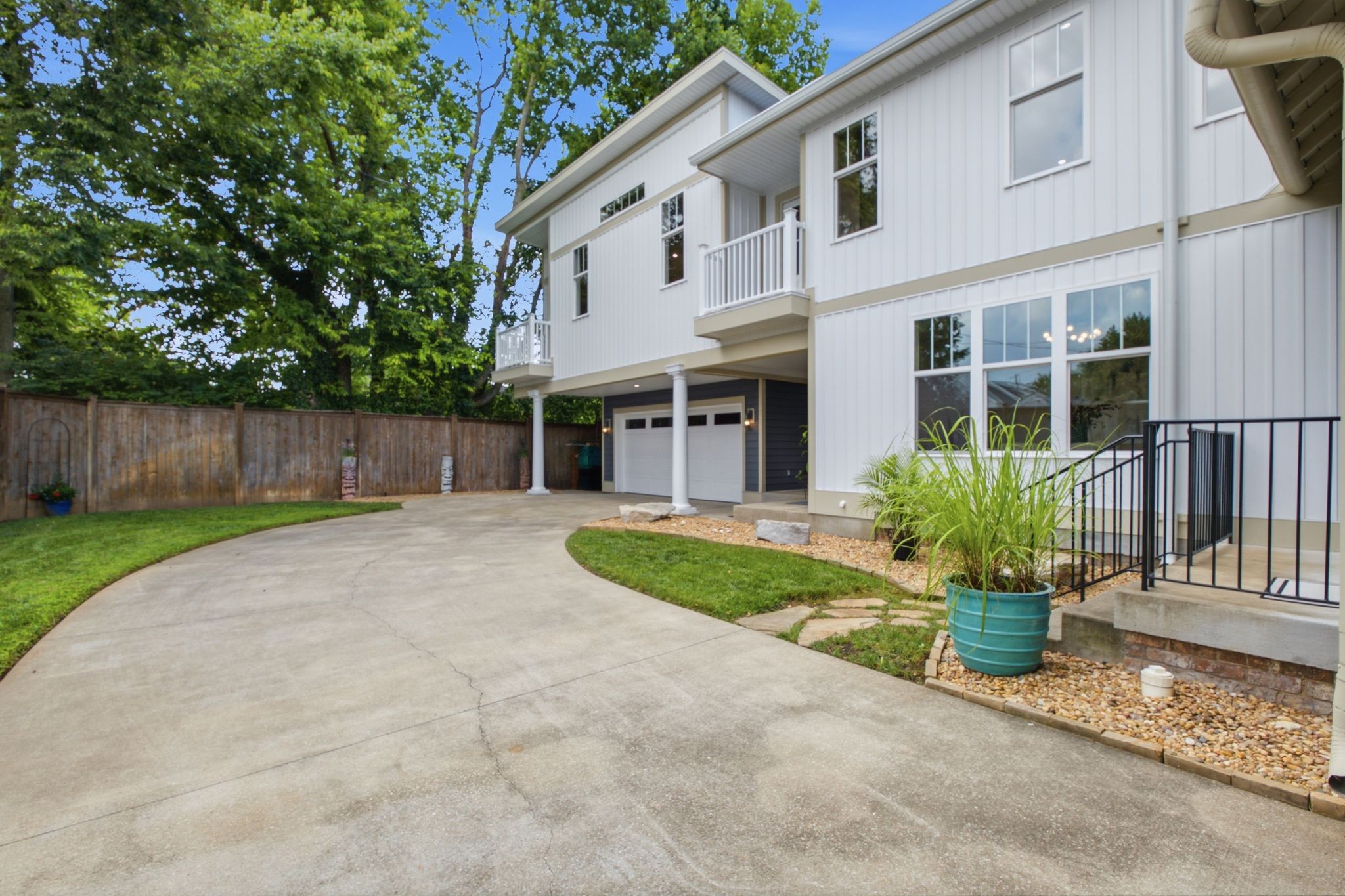 702 Skyview Dr