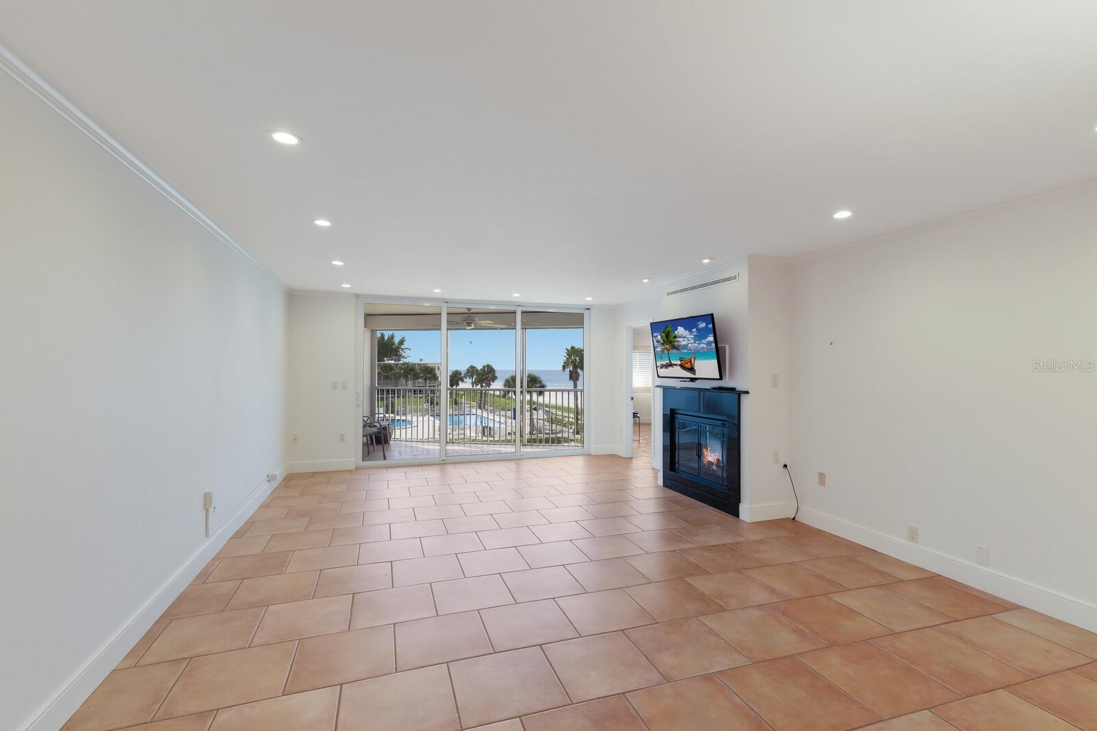4835 GULF OF MEXICO DR #302B