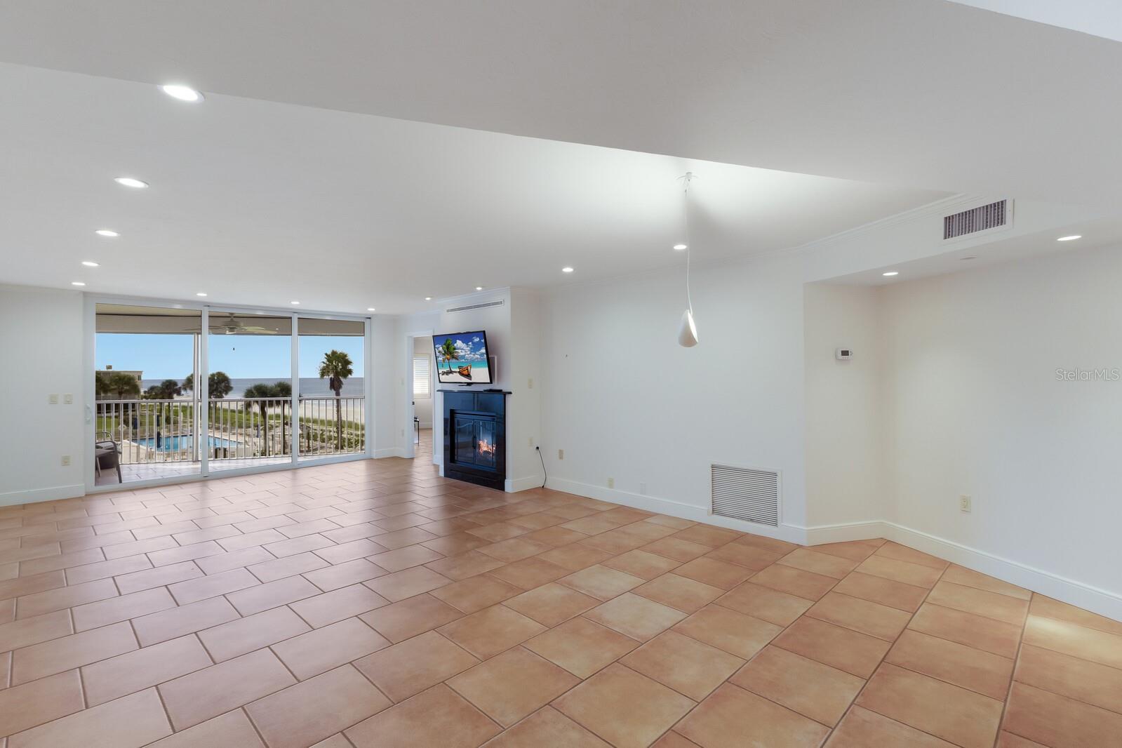 4835 GULF OF MEXICO DR #302B