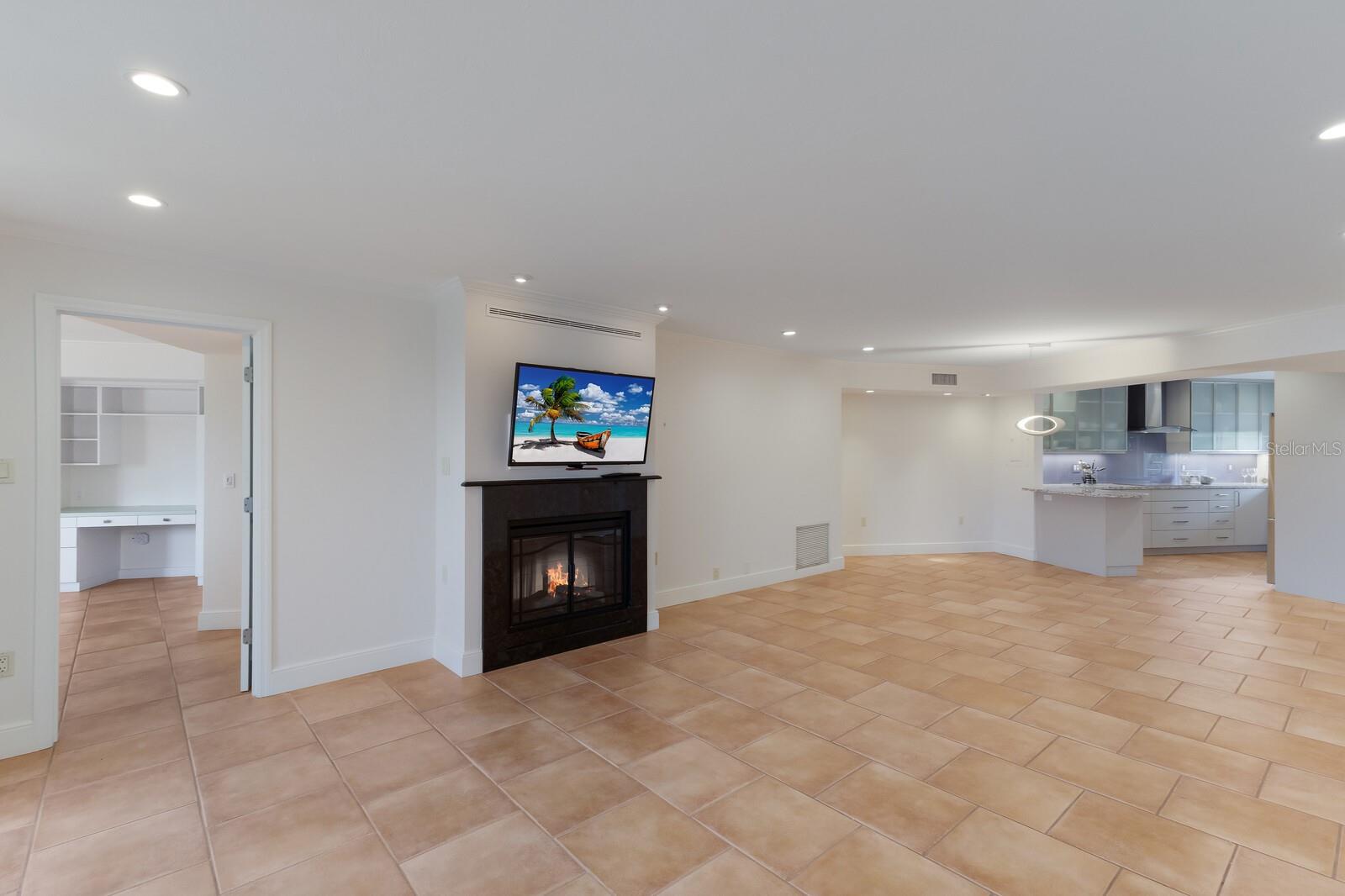 4835 GULF OF MEXICO DR #302B