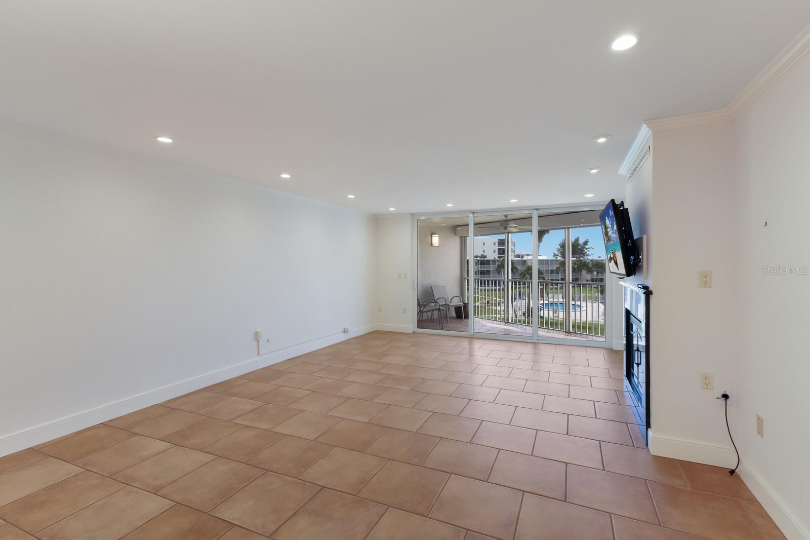 4835 GULF OF MEXICO DR #302B
