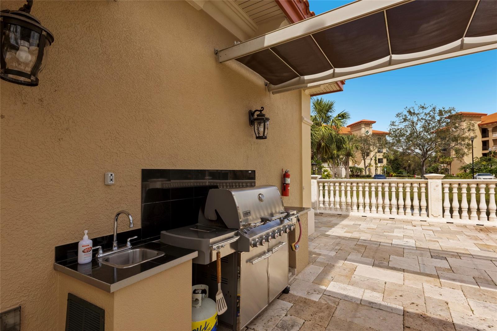 7718 LAKE VISTA CT #201