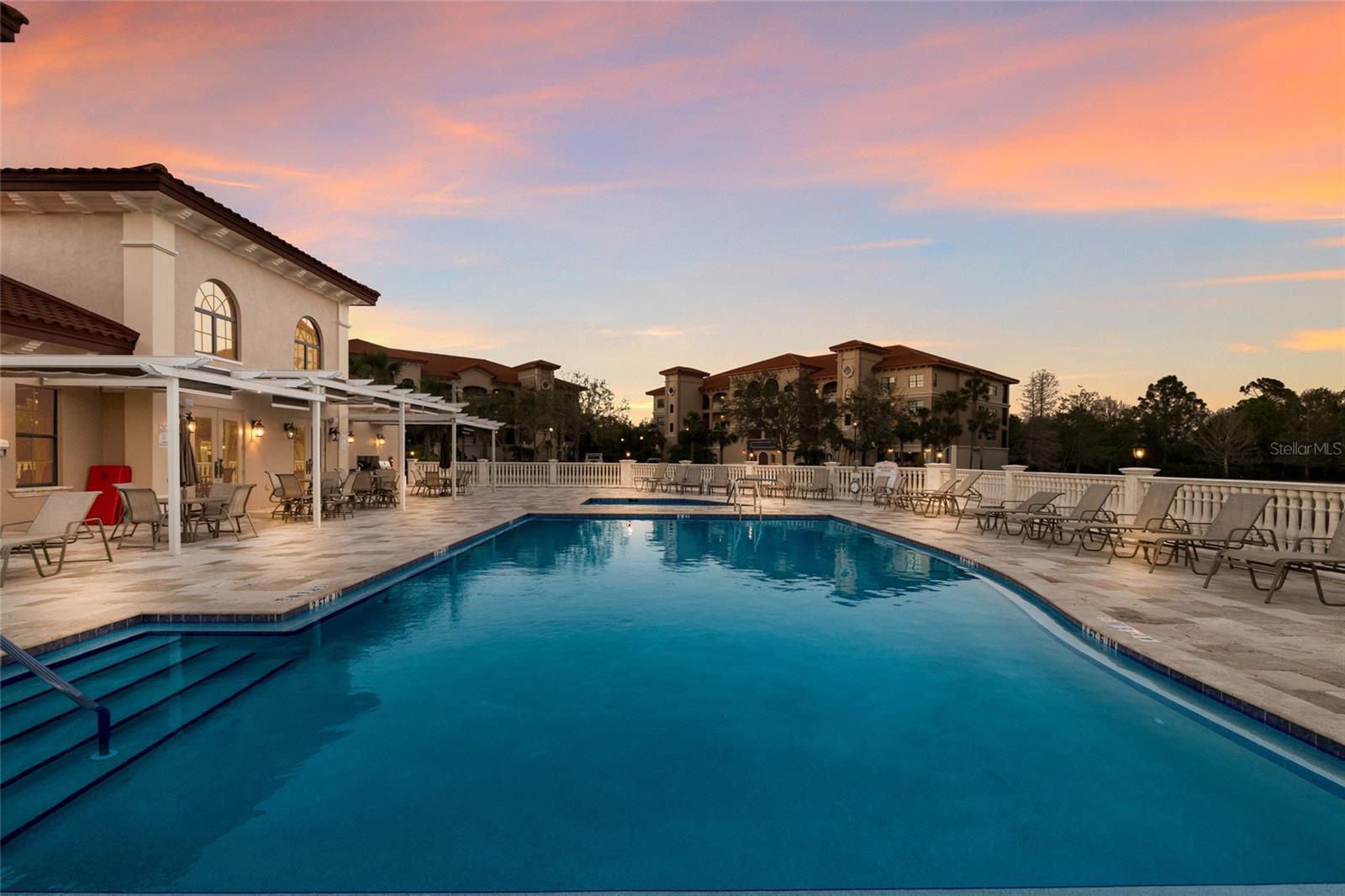 7718 LAKE VISTA CT #201