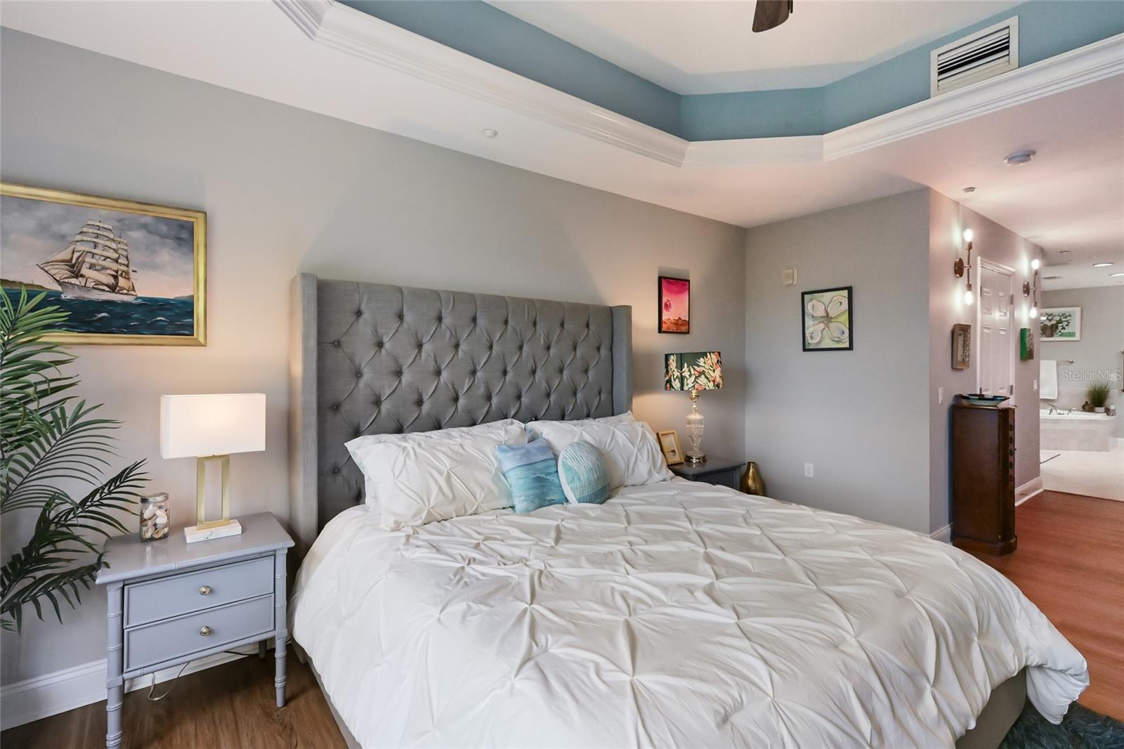 7718 LAKE VISTA CT #201