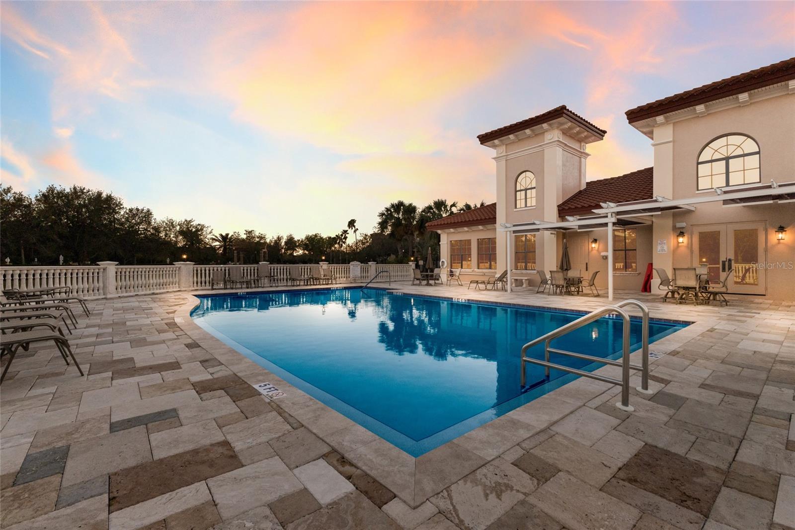 7718 LAKE VISTA CT #201