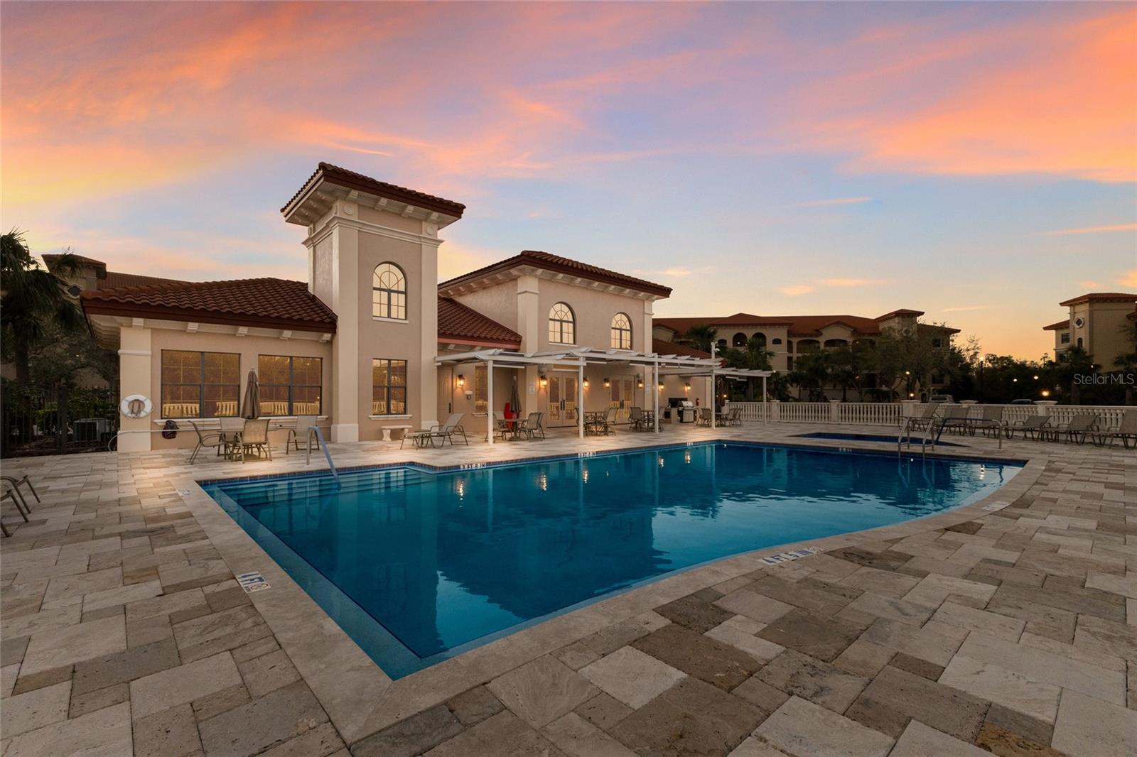 7718 LAKE VISTA CT #201