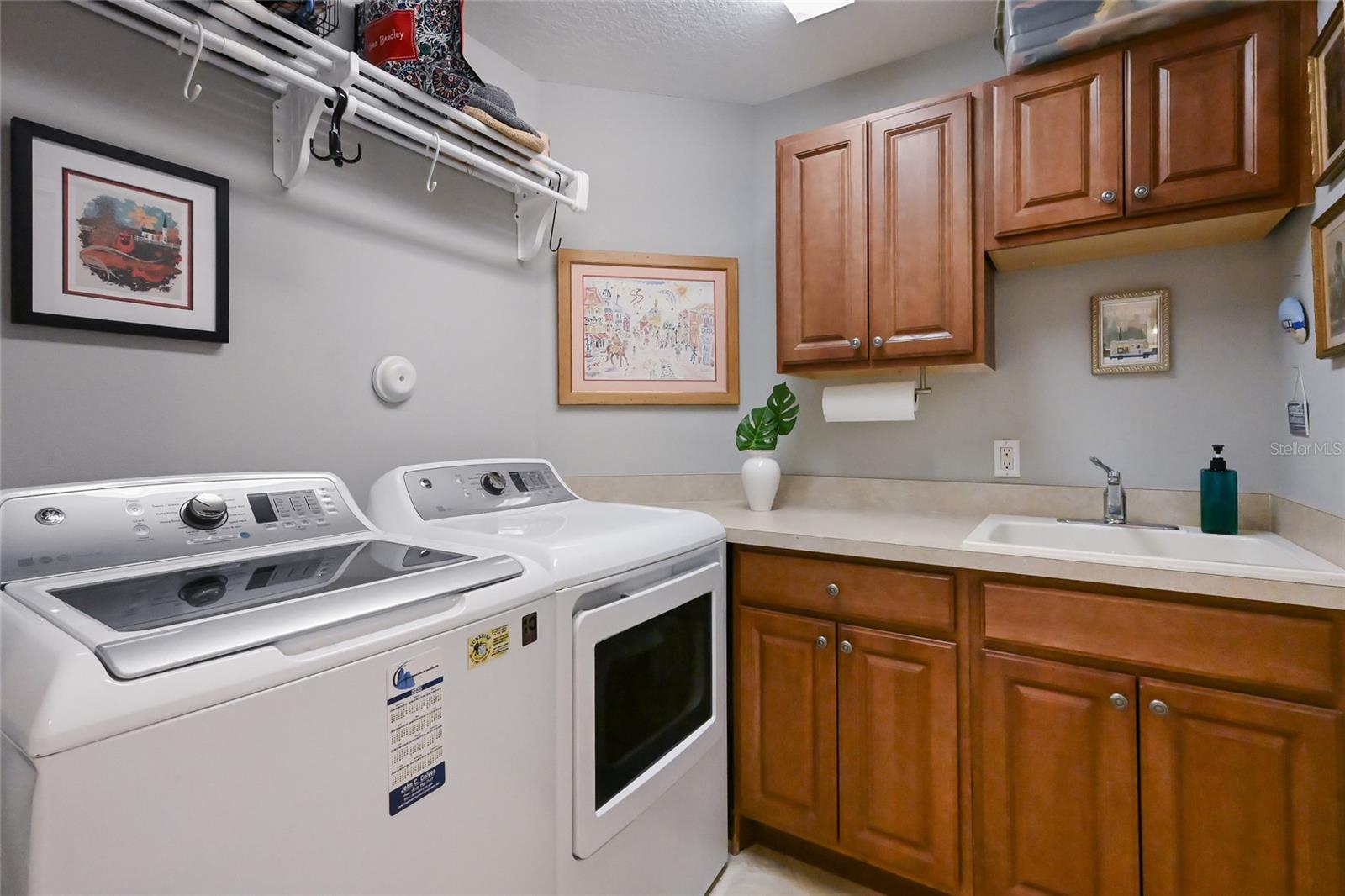 7718 LAKE VISTA CT #201