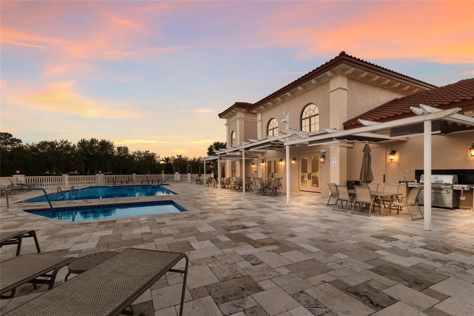 7718 LAKE VISTA CT #201