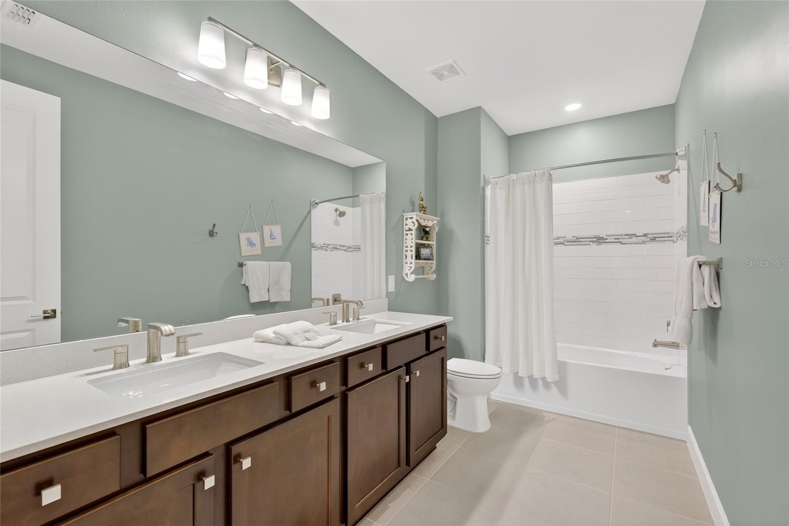 5470 SILVERSIDE PINE CT