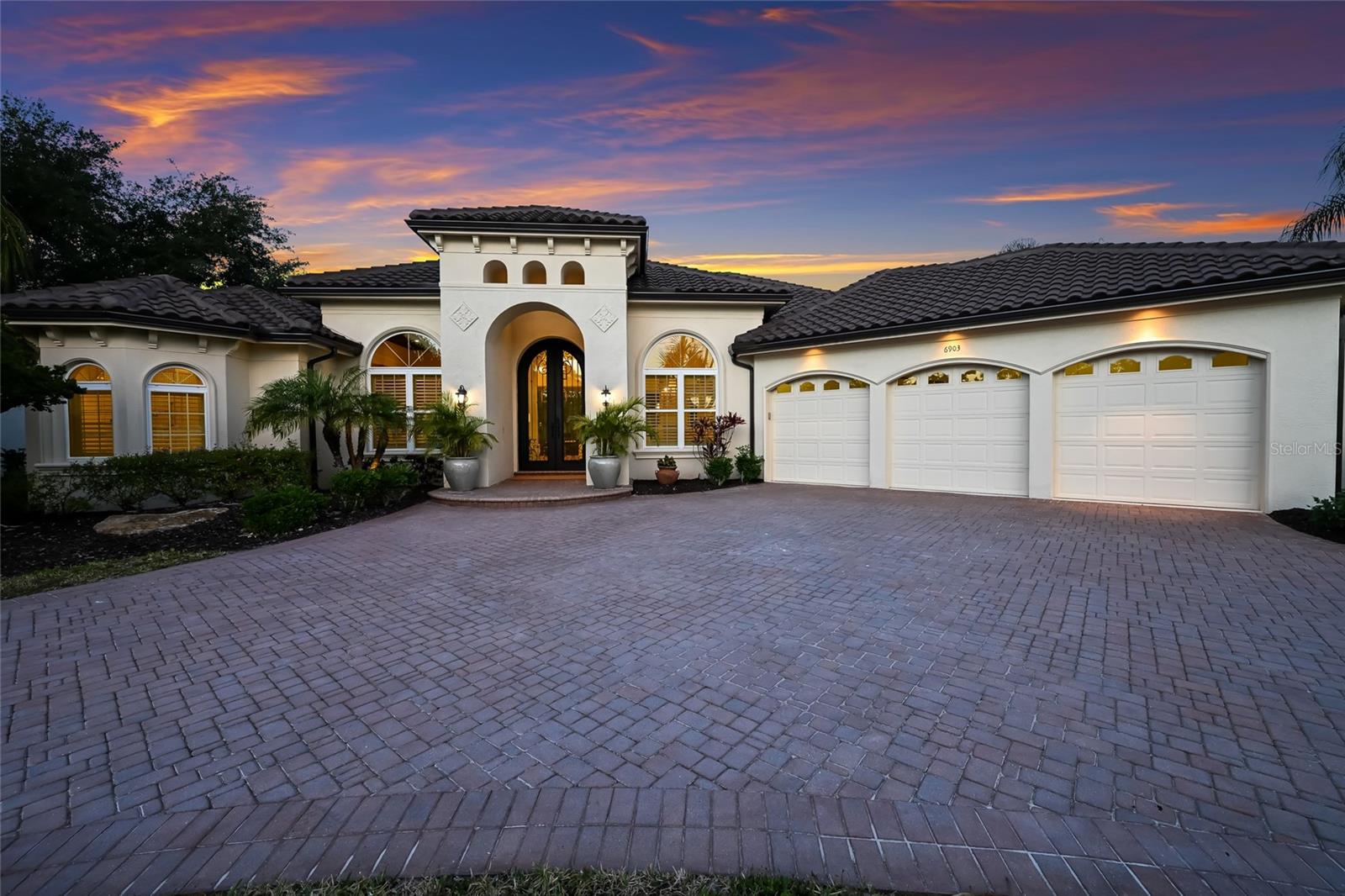6903 BELMONT CT