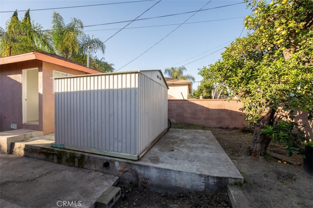 10304 Kauffman Avenue