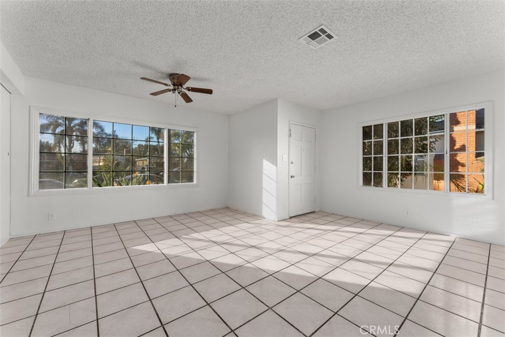 10304 Kauffman Avenue