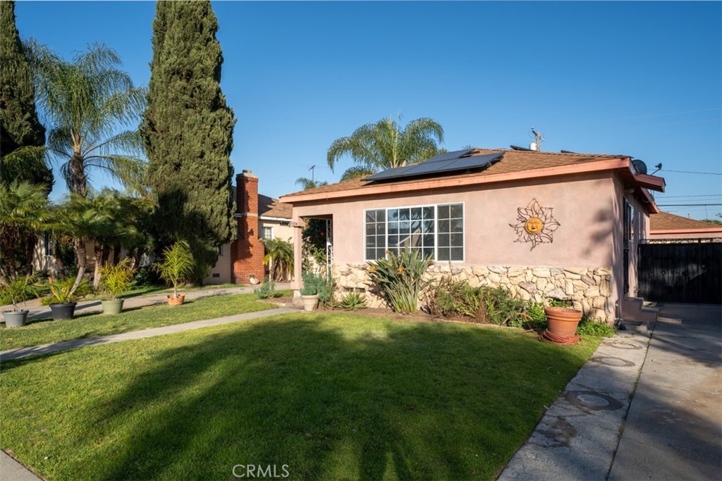 10304 Kauffman Avenue