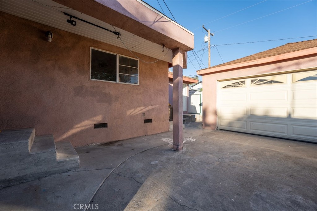 10304 Kauffman Avenue